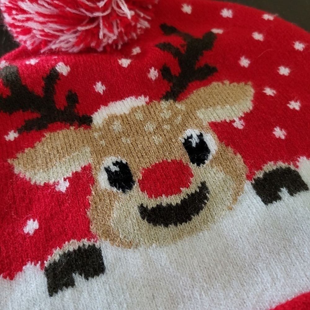 Christmas Reindeer Beanie Hat "OH DEER!" with Pom Pom - Picture 3 of 7